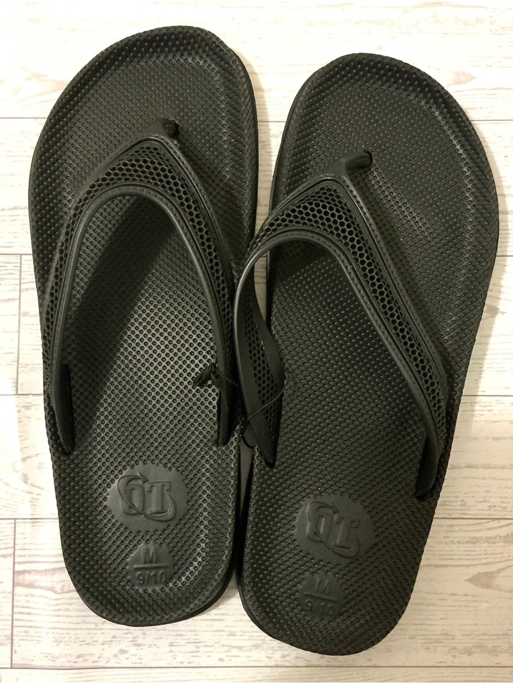 Men's Black Casual Flip-Flops with Textured Footbed